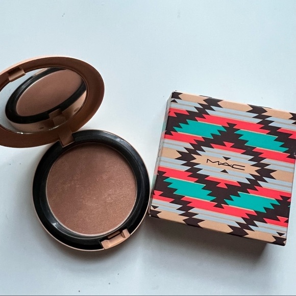Mac Cosmetics Vibe Tribe Collection Creme Bronzer, Firebrush Limited Edition - Picture 2 of 7